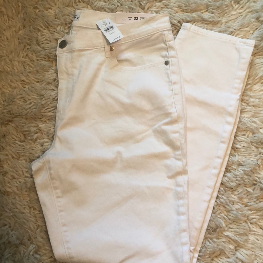 White skinny leg jeans